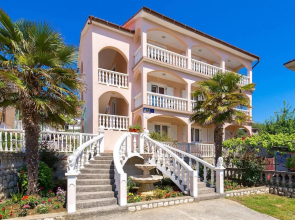 Nice Apartment in Lopar With 1 Bedrooms and Wifi
