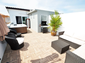 Deluxe Jacuzzi Townhome