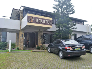 8 Suites By Fat Jimmy'S