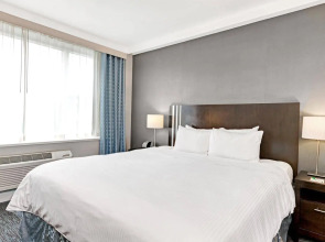 Wyndham Garden Long Island City Manhattan View Hotel