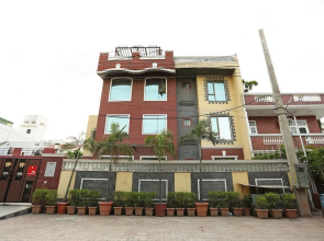 OYO 386 Hotel Lotus Panache