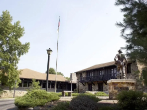 Giant City Lodge