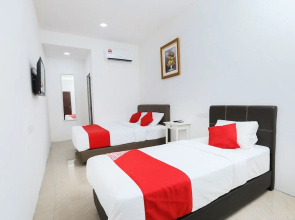 Roselyn Inn by OYO Rooms