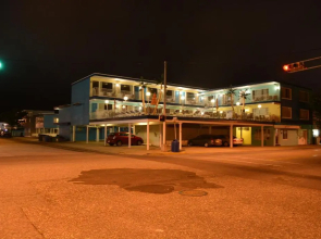 Royal Court Motel