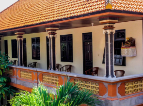 Lolo Beach Inn