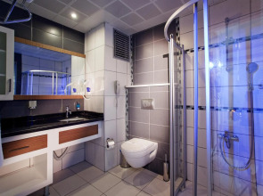 Отель Venessa Beach 