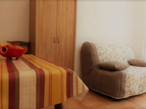 Studio dans villa entre mer et montagne