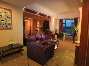 Ramada Longyan