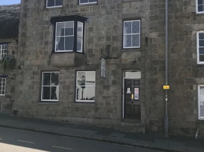 Number 52 Bed & Breakfast