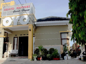 Grand Mentari Guest House by OYO Rooms