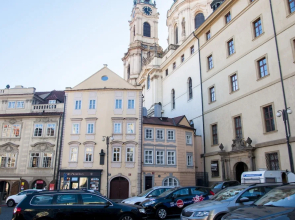 Cherry Charm Apartment