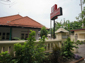 OYO 2003 Female Guest House