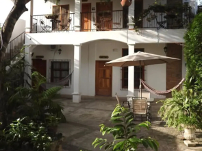 Jardin Cafe Restaurant & Hostel