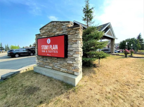 Stony Plain Inn And Suites