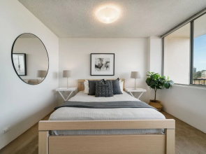 Bright And Sunny Studio Apartment