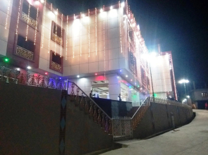 Pops Hotel & Restaurant