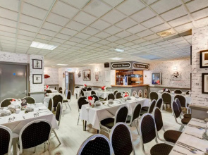 The Sandringham Court Hotel & Legends Public Sports Bar