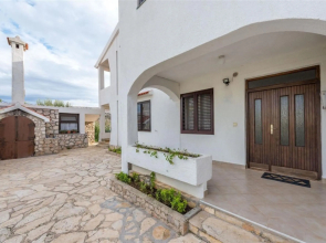 Mate - free parking - SA1(2)