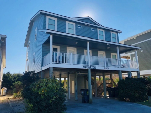 Aquarius 5 Bedroom Home by RedAwning