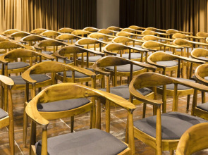 Maple Hotel & Apartment