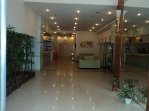 Ji Hotel (Shanghai Hailun Road Metro Station)