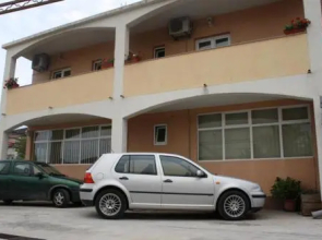 Apartments Miše