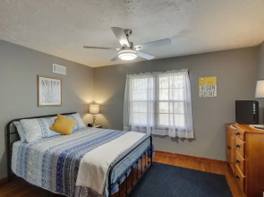 Missouri Escape w/ Furnished Patio, Near Downtown!