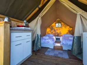 Kamp romantik glamping