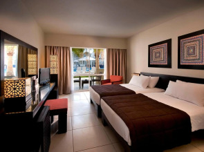 Reef Oasis Beach Resort