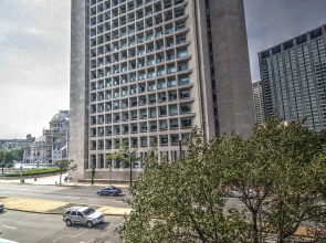 Outstanding Upgraded Luxury Apt!