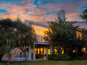 Coastal Grove by Avantstay 3 Unit Buyout Minutes From Folly Beach