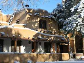 Inn on La Loma Plaza