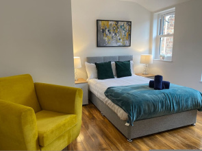 Stylish 2BR Serviced Apartment in Bedford Centre 4