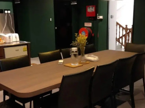 Wink @ Mosque Street