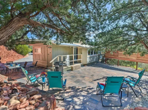 Sedona Stardust Hideaway' w/ Patio & Mtn Views!