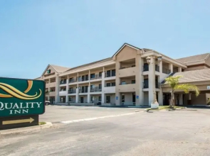 Sam Hughes Inn Bed and Breakfast