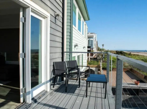 Luxury Beachfront Condo - Endless Views - Surf 1