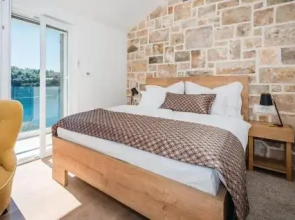Four-Bedroom Holiday Home in Milna
