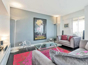 Deco Seafront - Seafront Apartment - Sleeps up to 6