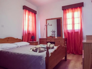 Droushia Corner House
