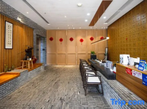 Jianghu Hot Spring Hotel (Yichun Wentang Town)