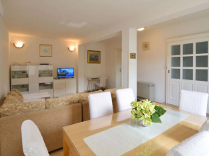 Apartment Klarić Ammoudi 25978