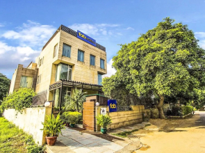 FabHotel Raj Darbar Iffco