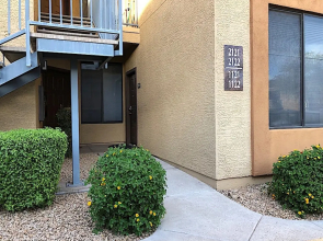 Uptown Simplicity - 3 Bedroom by Casago