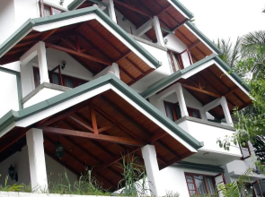 Grand Kandy Villa Hotel
