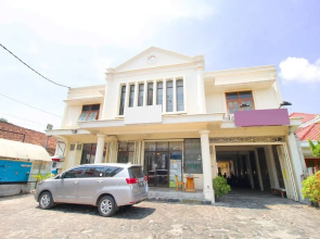 Airy Gajahmada 122 Semarang