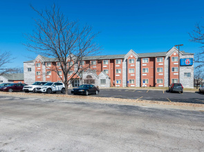 Motel 6 Olathe, KS