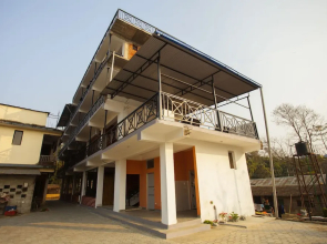 Sauraha Holiday Home