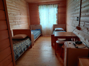 Mozhzhevelovyj Dvorik