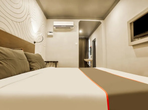 Hotel Everest by OYO Rooms